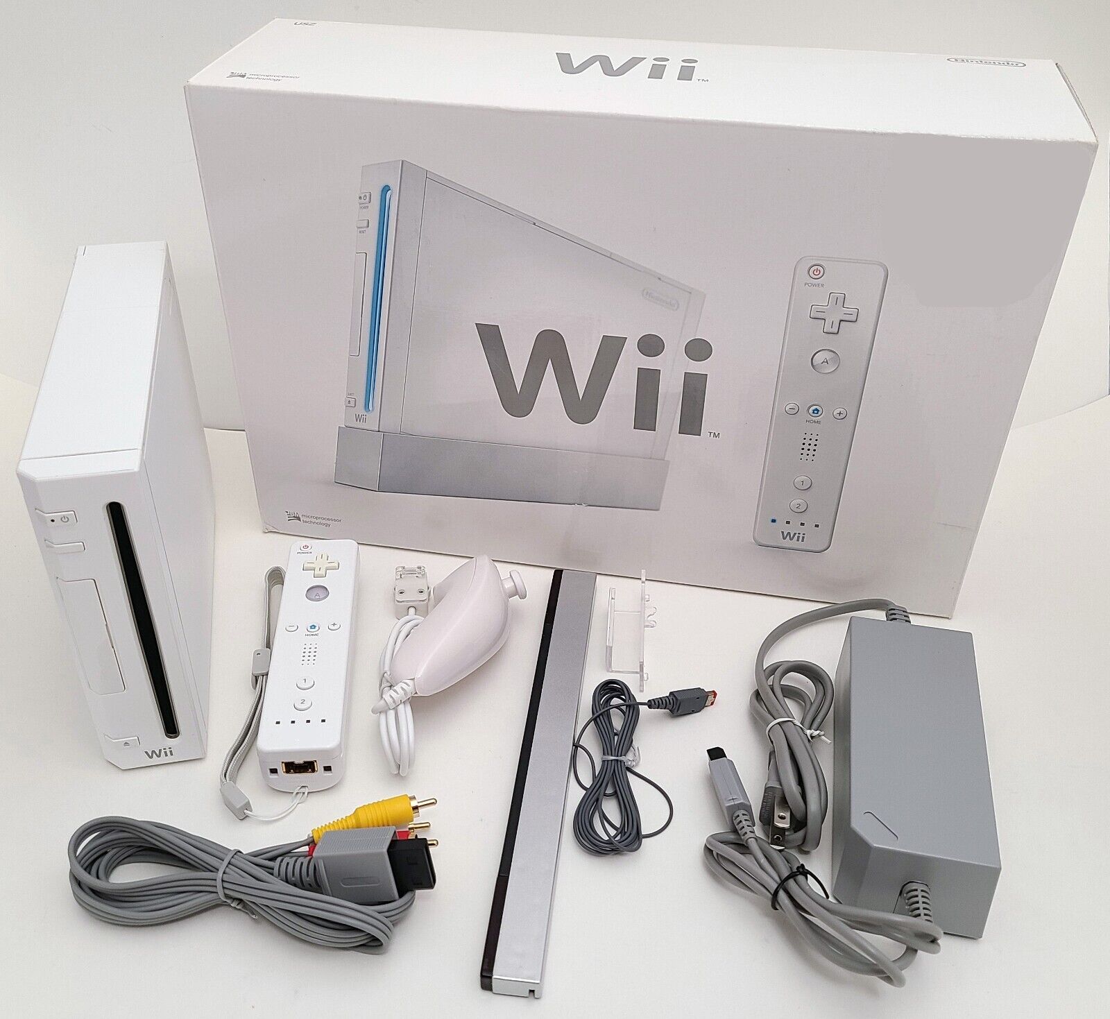 Nintendo top Wii Console Bundle With Games