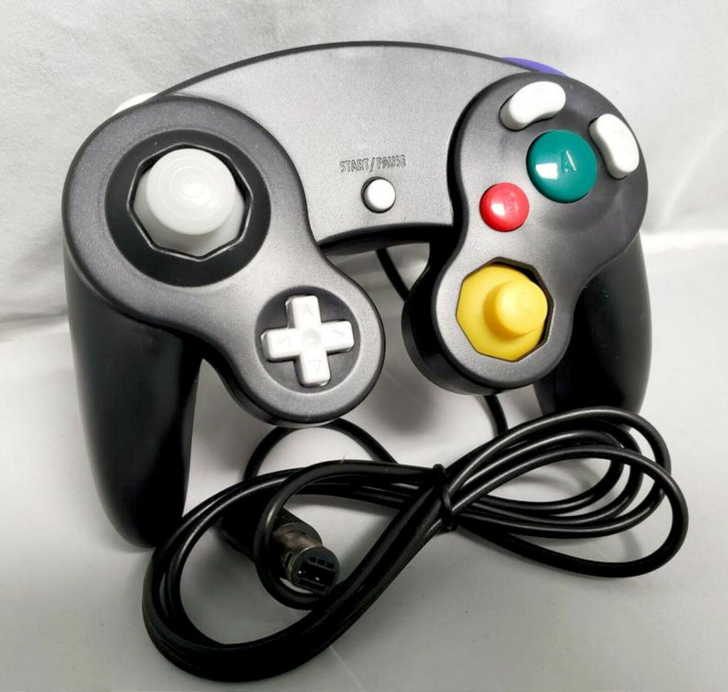 NEW Wired Gamepad Controller Black for Nintendo GameCube / Wii Gaming