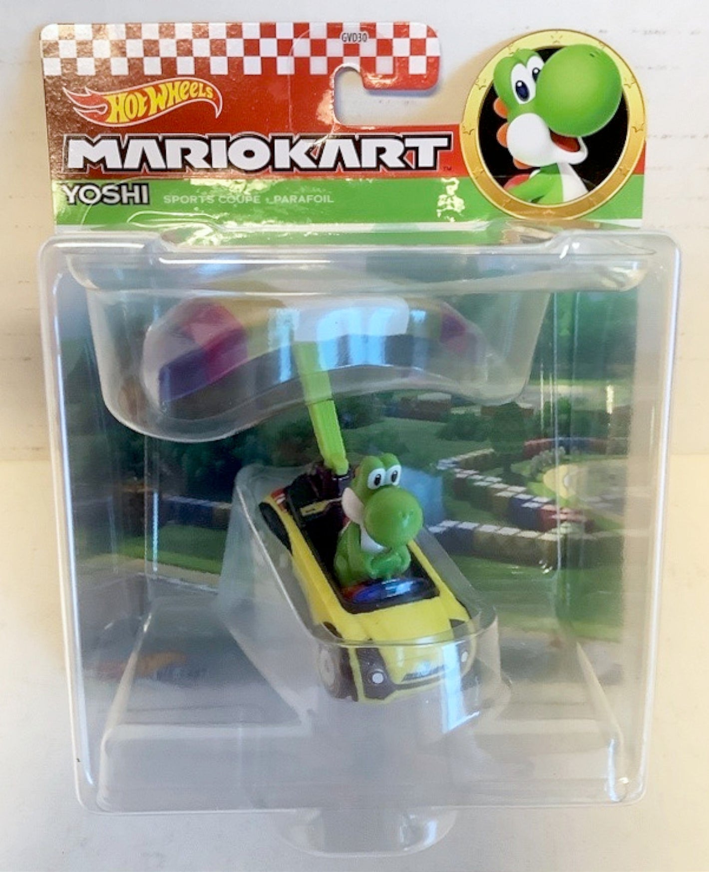 NEW Mattel GVD32 Hot Wheels Mario Kart YOSHI Sports Coupe + Parafoil 1:64